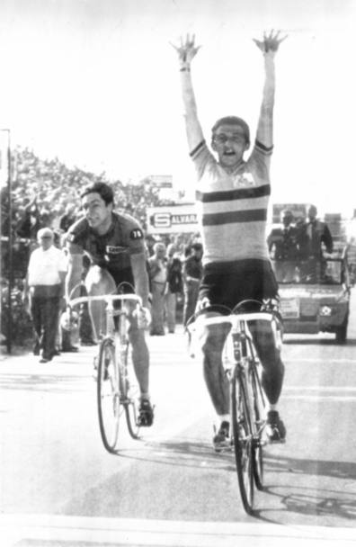Professionista dal 1973 al 1988, vinse un Giro d&#39;Italia, tre Parigi-Roubaix, due Giri di Lombardia e una Milano-Sanremo, oltre a un campionato del mondo su strada e a uno su pista (Ansa)